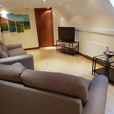 The Loft Apartment Abergavenny ภายนอก รูปภาพ